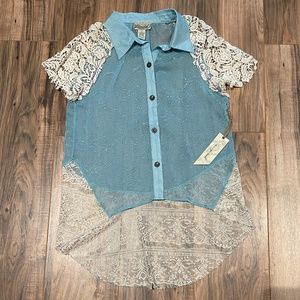Gimmicks by BKE Sheer Top w/ Lace - Small. NWT